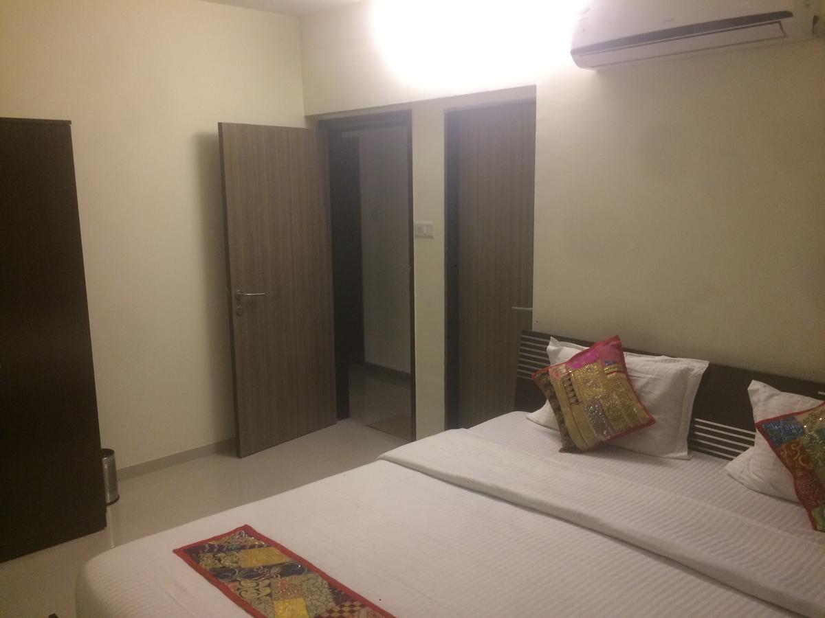 Bed and Breakfast Poonam Hieghts Мумбаи Экстерьер фото